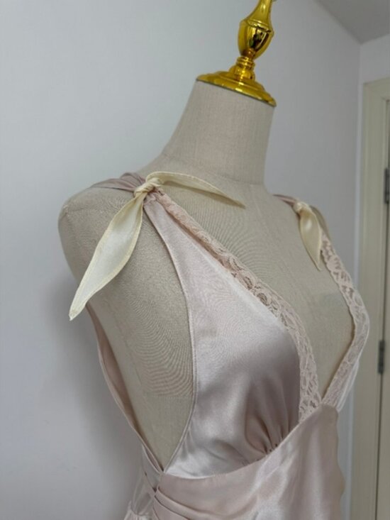 Helsa The Silk Celeste Dress - Picture 13 of 16